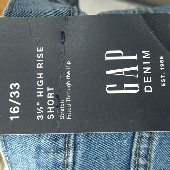 Gap 3.5" High Rise Stretch Denim Shorts - Picture 5 of 9